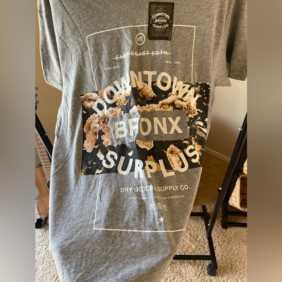 Primark Super Soft Graphic T-shirt - Medium - Picture 4 of 4